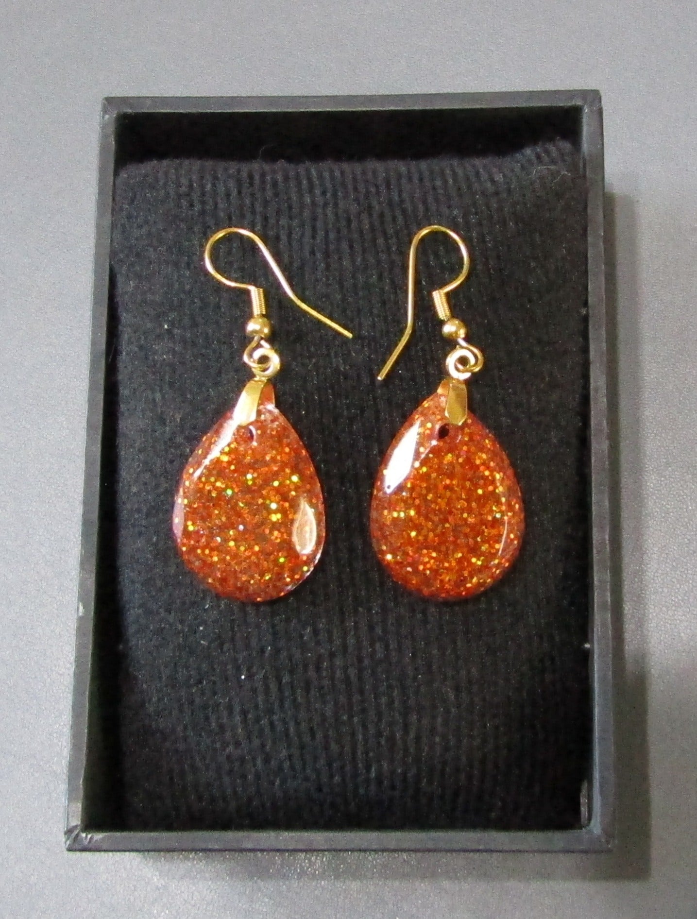 Medium Oval/Teardrop Pendant and Drop Earring set - Orange Glitter