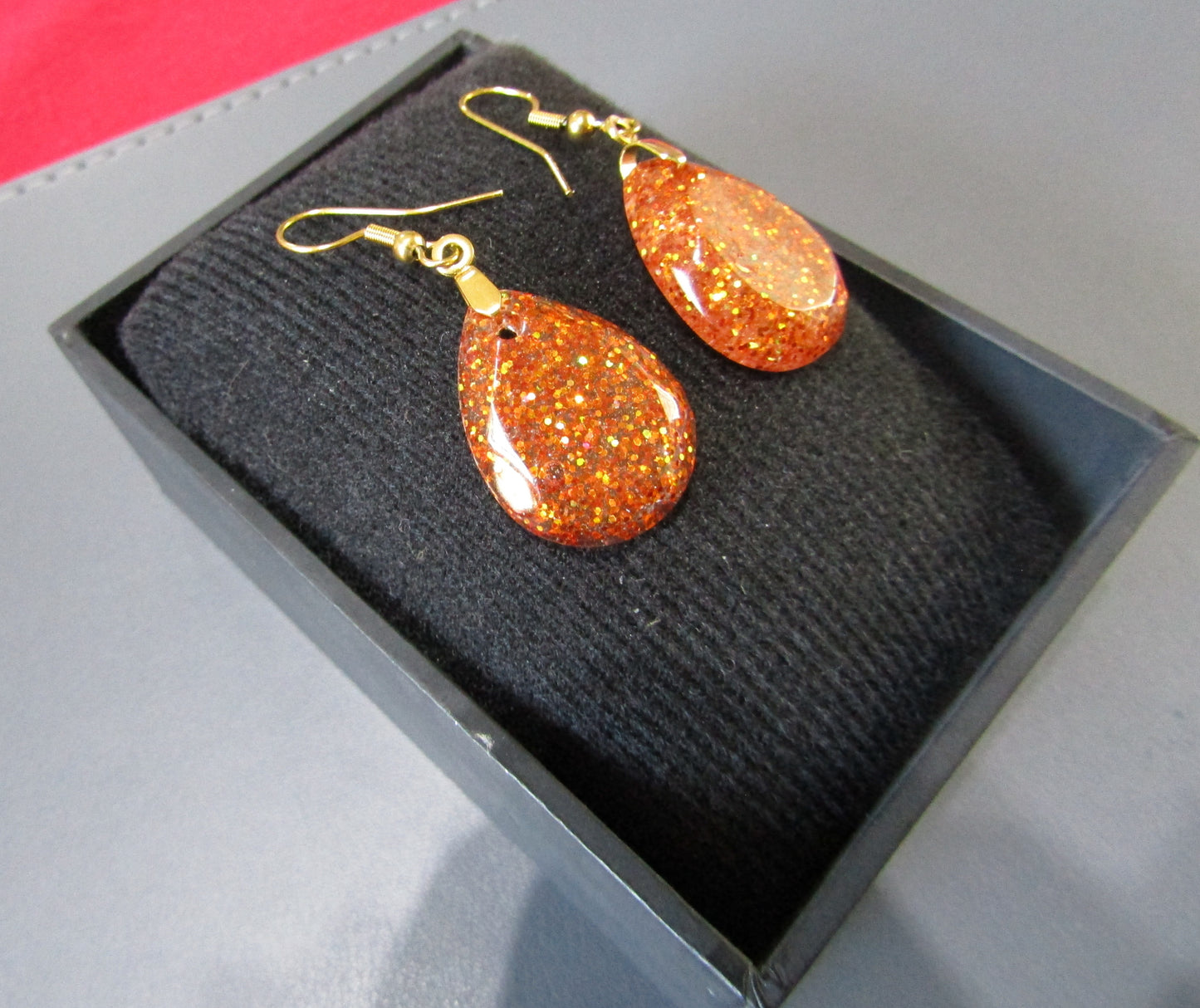 Medium Oval/Teardrop Pendant and Drop Earring set - Orange Glitter