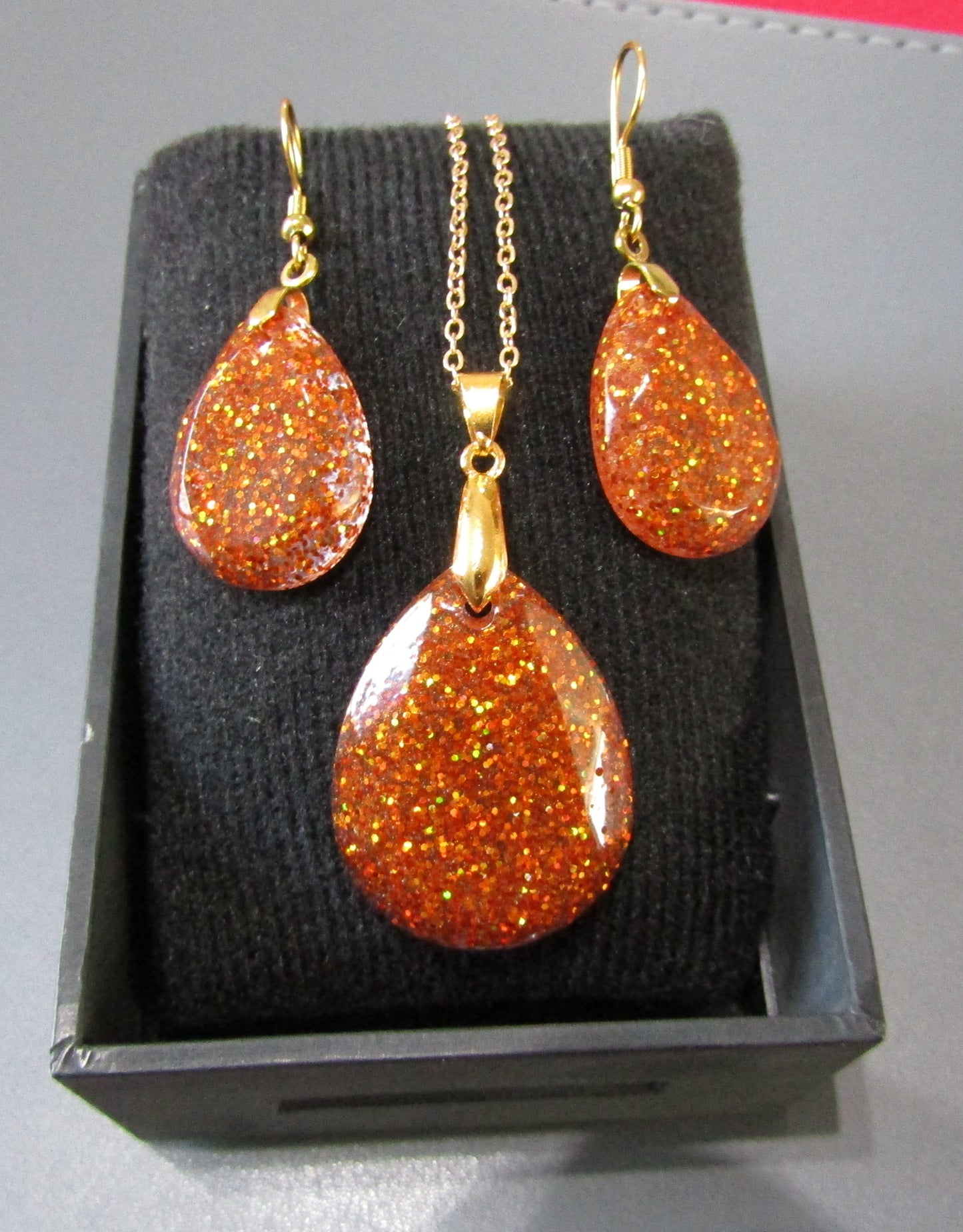 Medium Oval/Teardrop Pendant and Drop Earring set - Orange Glitter